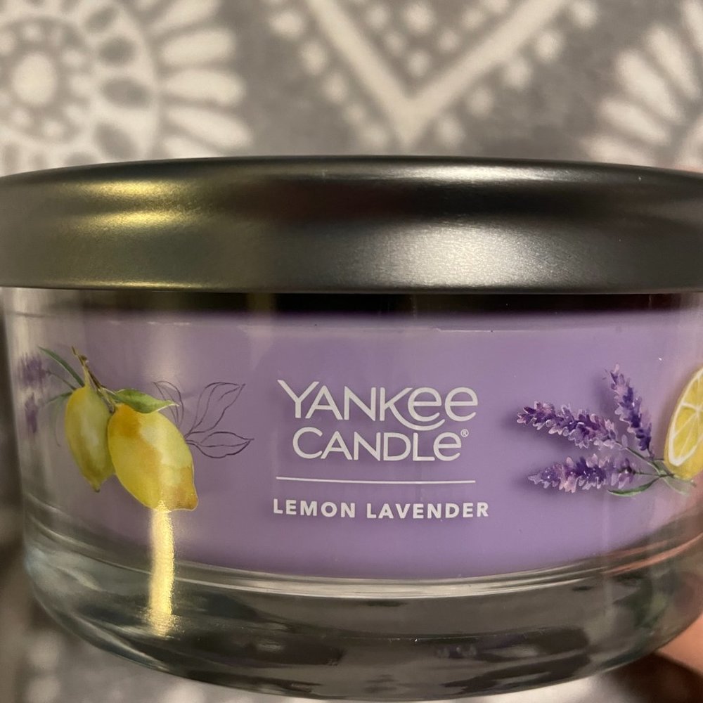 NWT Yankee candle, 12 oz. five wick, lemon lavender